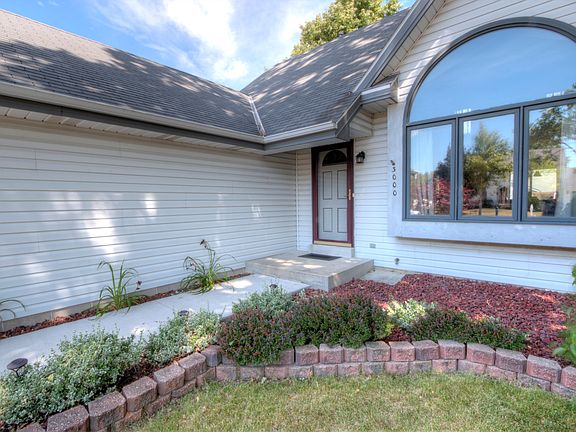 2nd image of 3000 E Emily Ave