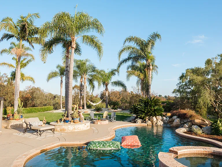 Country Rose Cir — Photo 1
