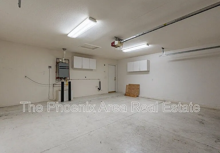 1261 N Balboa Dr — Photo 7