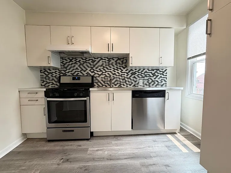 10 Exeter St #2 — Photo 15