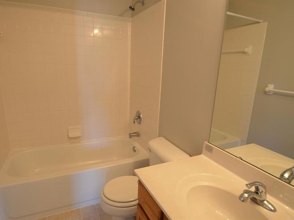 1st image of 12143 Brookway Dr