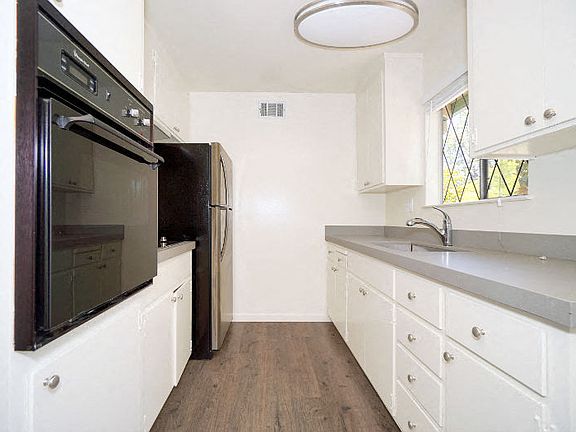 5th image of 202-216 Ramona St