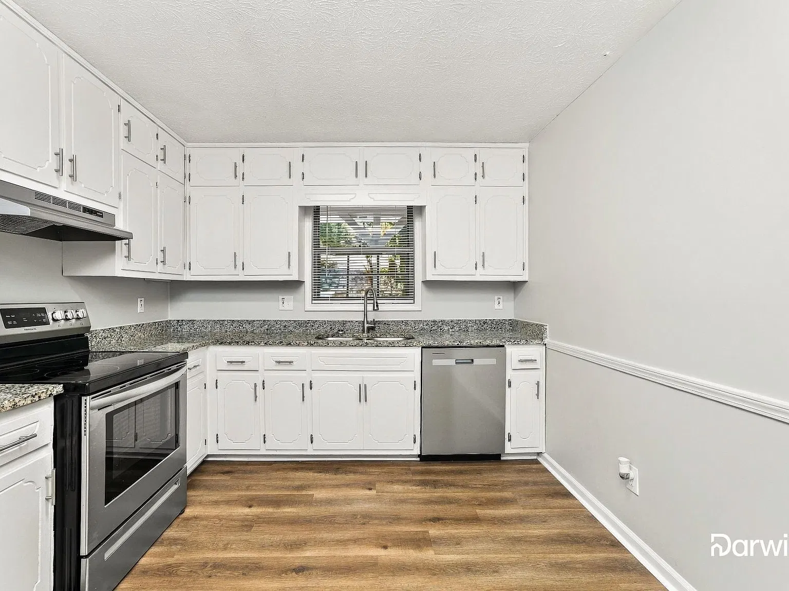 3 bed, 2.0 bath, 1444 sqft, $1,680 — Photo 2
