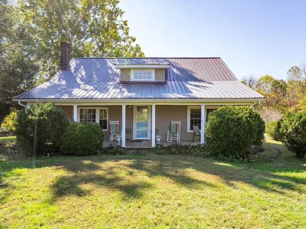 6029 Crumptown Rd, Farmville, VA 23901