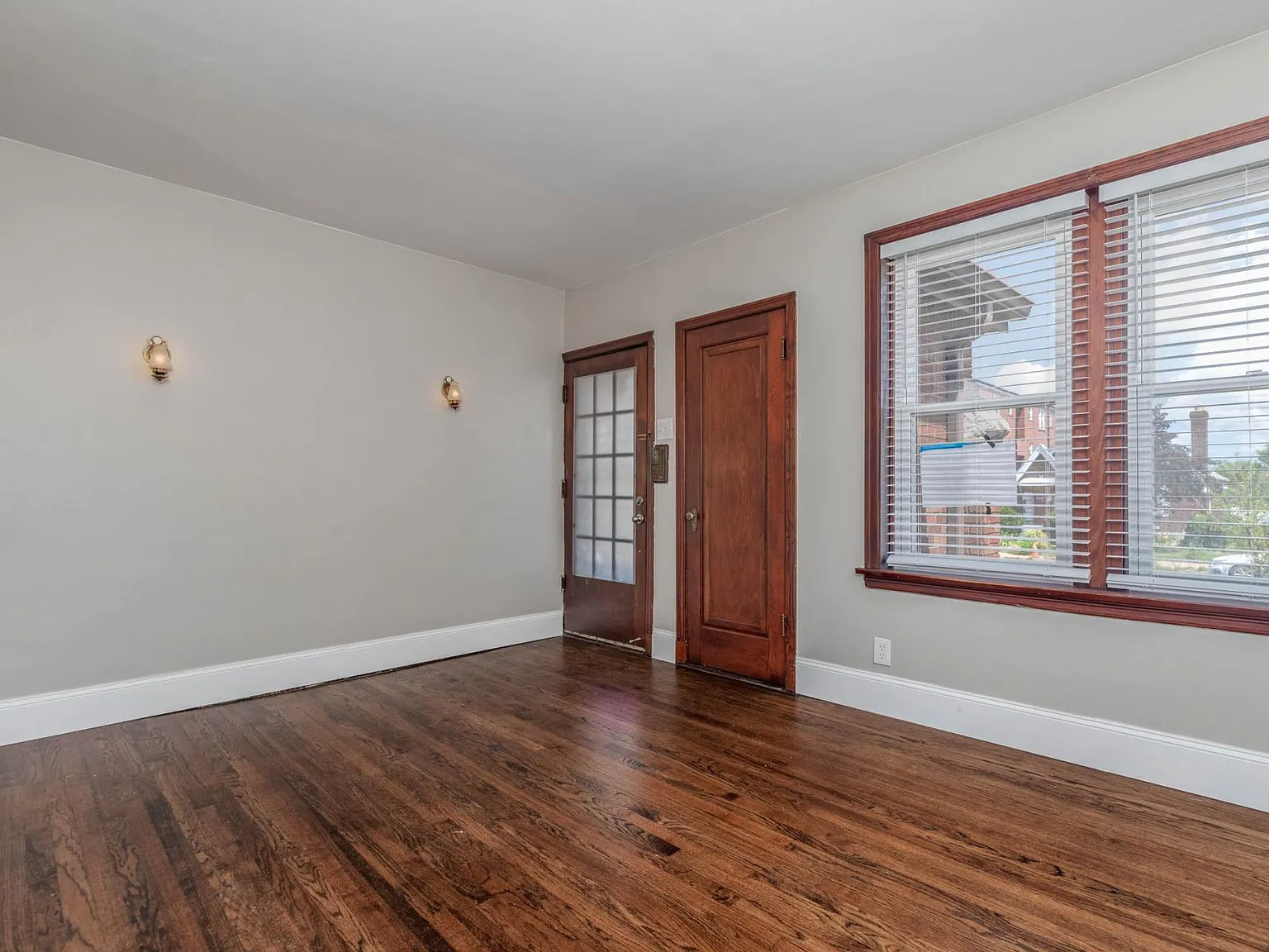 2 bed, 900 sqft, $1,375 — Photo 4