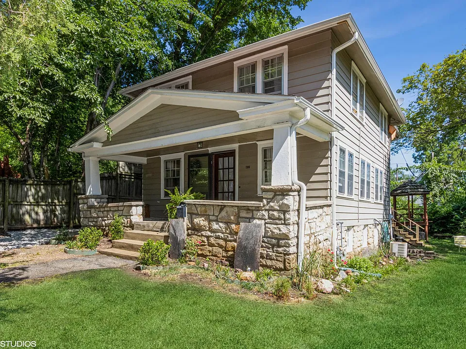 206 W 81st Ter