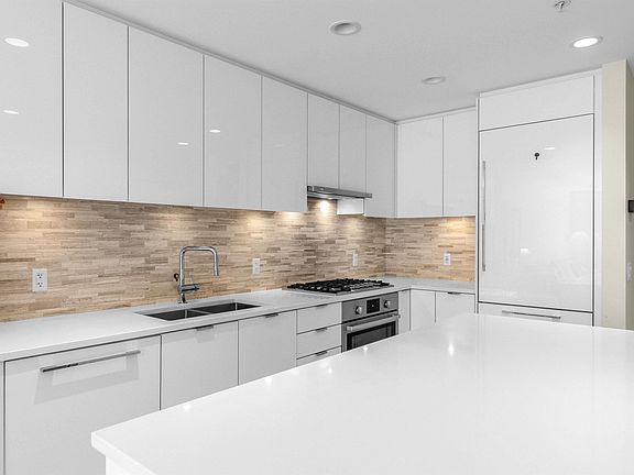 4th image of 9233 Odlin Rd #315
