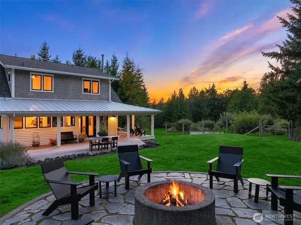 1198 NE Raspberry Ridge Lane, Poulsbo, WA 98370