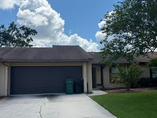 2 bed, 985 sqft, $1,700 — Photo 1