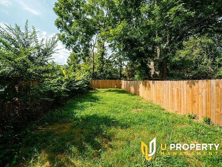 1014 W Ford St — Photo 24