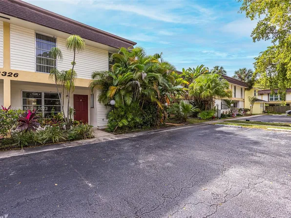 3326 Farragut St #6F, Hollywood, FL 33021