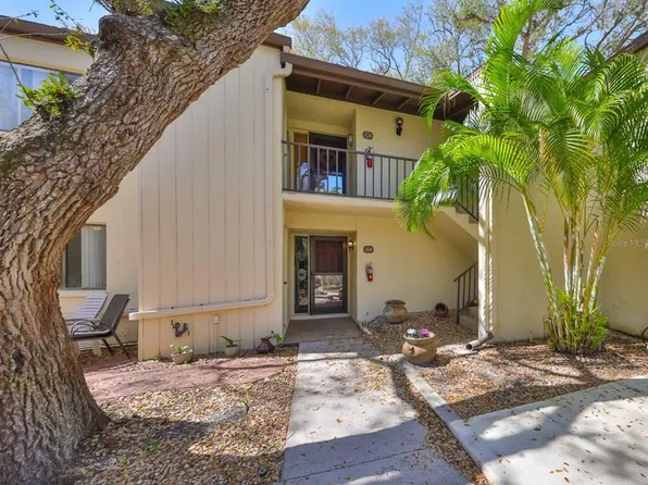 700 Starkey Rd APT 514, Largo, FL 33771