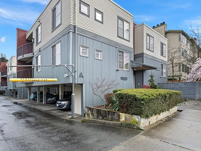 9520 1st Ave NE #C303 — Photo 2