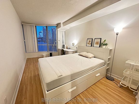 5th image of 55 Bloor St E #1909