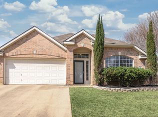 7109 Michael Dr, North Richland Hills, TX 76182