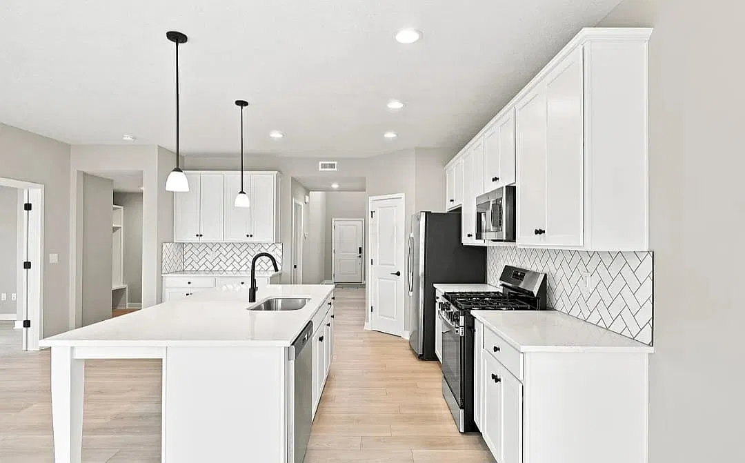 3 bed, 2417 sqft, $3,195 — Photo 3