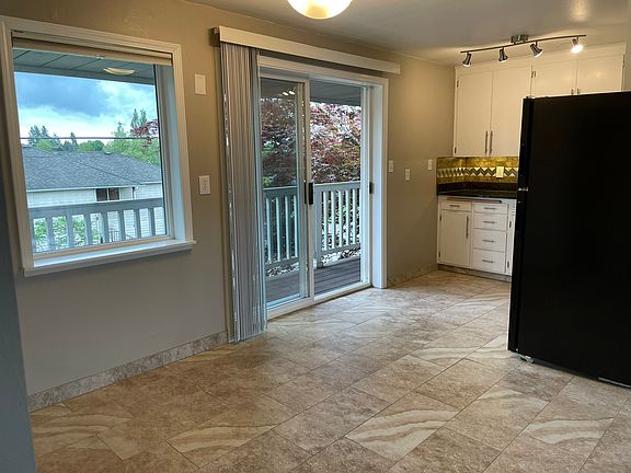 2nd image of 819 Ford Ave APT 8
