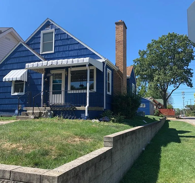 1395 Oakwood Ave
