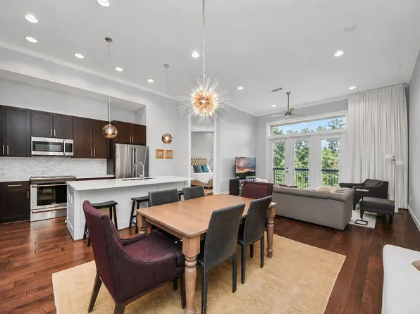 300 Saint Joseph Pkwy APT 416, Houston, TX 77002