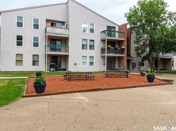 34 Nollet Avenue #302, Regina, SK S4T 7J8