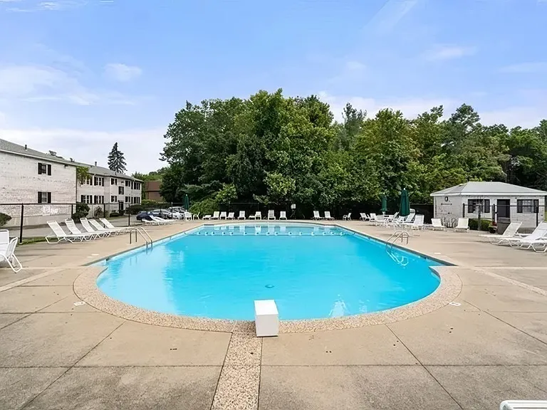 128 Lake Shore Rd #1 — Photo 2