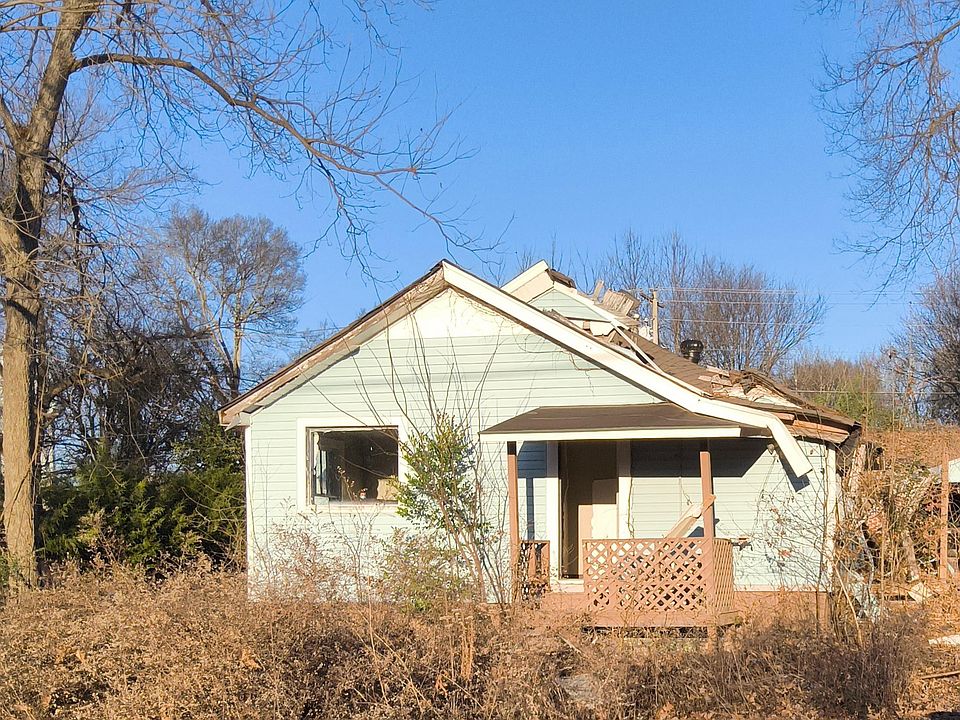 1st image of 225 Main St