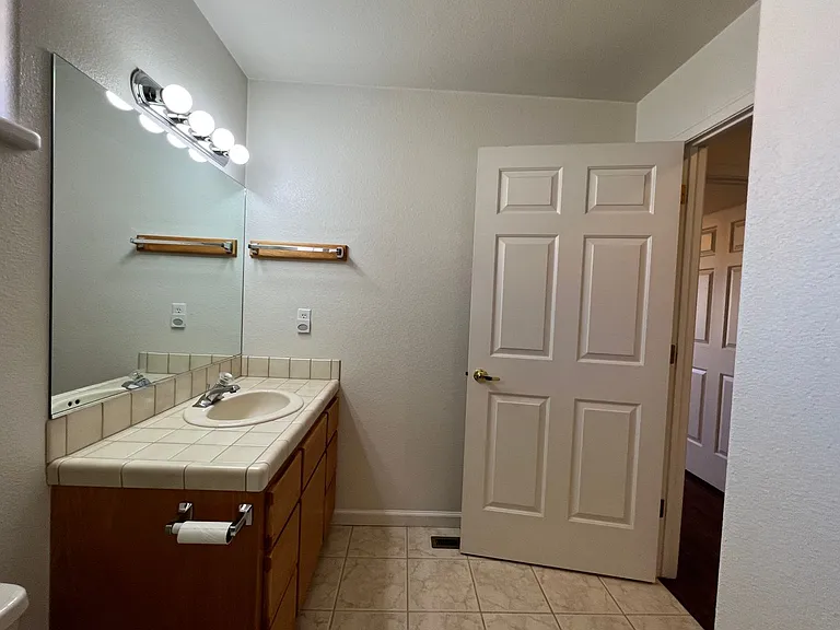 1780 Mahogany Cir — Photo 4