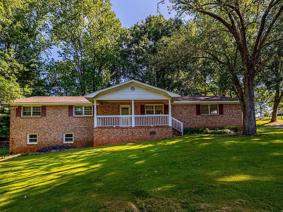 1st image of 155 Brookdale Dr