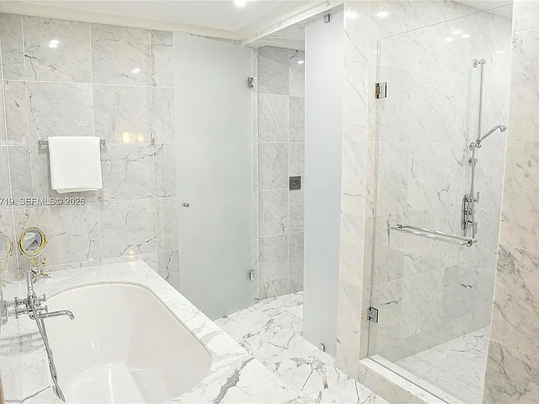 15701 Collins Ave #4403-fl 331 — Photo 27