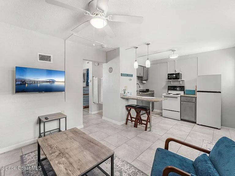 211 Circle Dr #3 — Photo 6