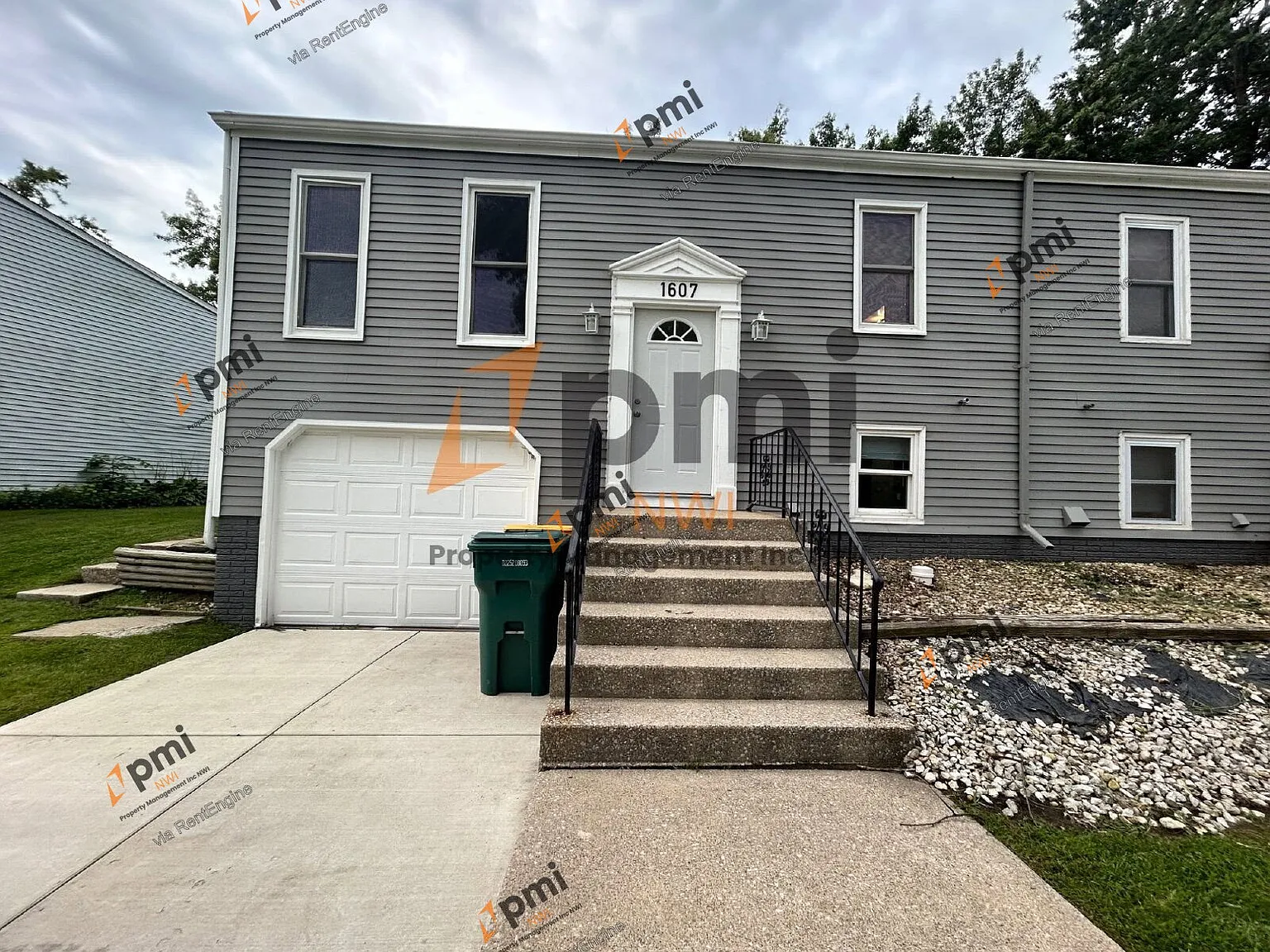 3 bed, 2.0 bath, 1957 sqft, $1,795 — Photo 1