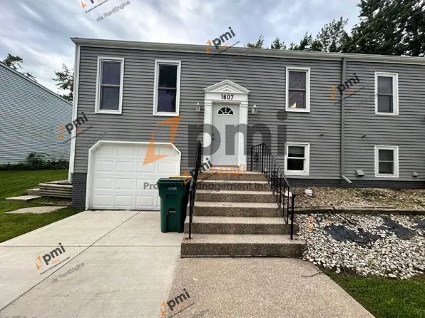 1607 Monticello Park Dr, Valparaiso, IN 46383