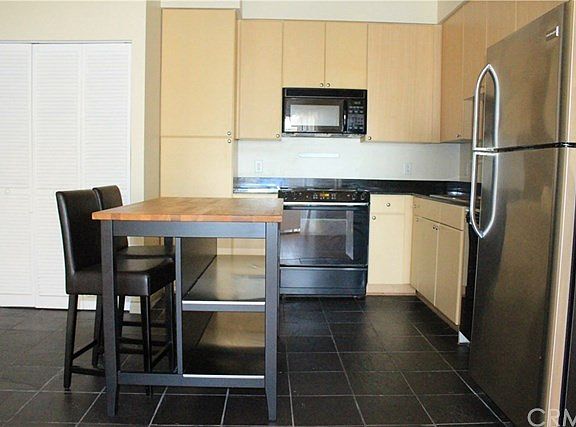 4th image of 388 E Ocean Blvd Unit 405