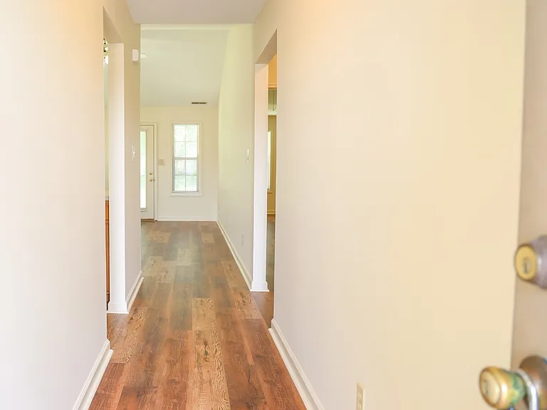 105 Bruce View Cir — Photo 3