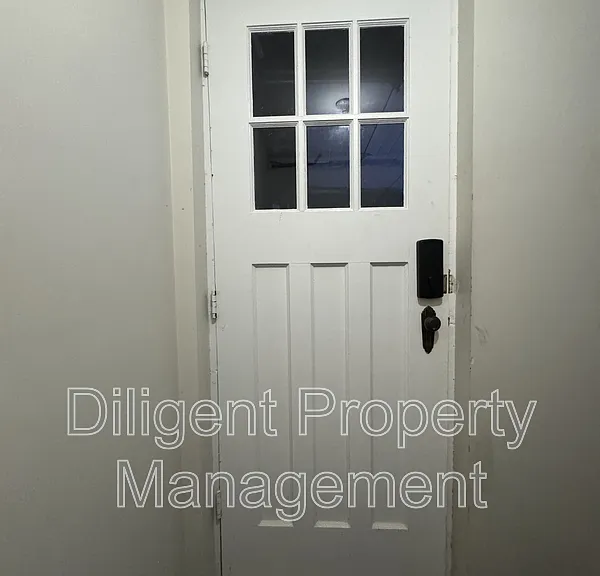 736 Stormont St #LOWER — Photo 33