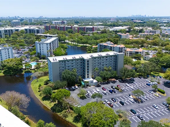 2232 N Cypress Bend Dr APT 507, Pompano Beach, FL 33069