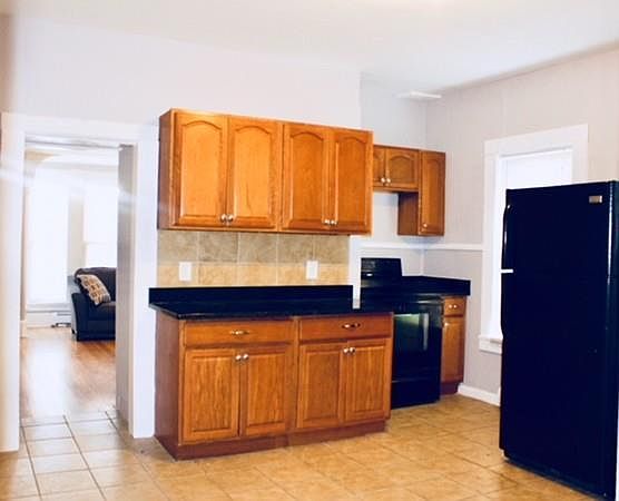 2nd image of 13 Auburn St #1