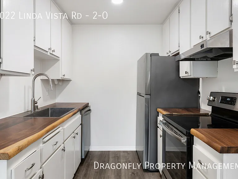 8022 Linda Vista Rd #2O — Photo 9
