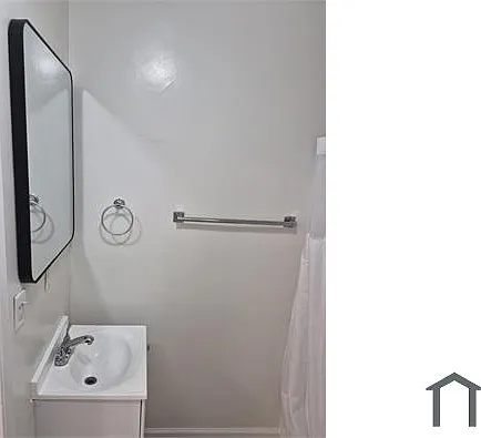 1120 W Florence Ave — Photo 10