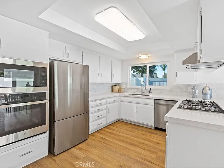 8803 Jaylee Dr — Photo 3