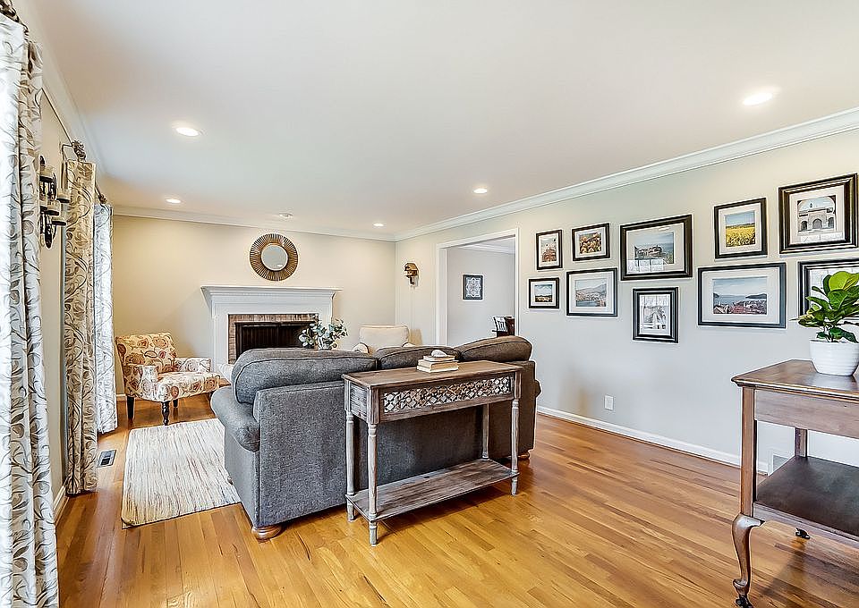 2nd image of 7239 Hamilton Hills Dr