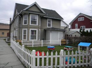 302 River St, Hawley, PA 18428
