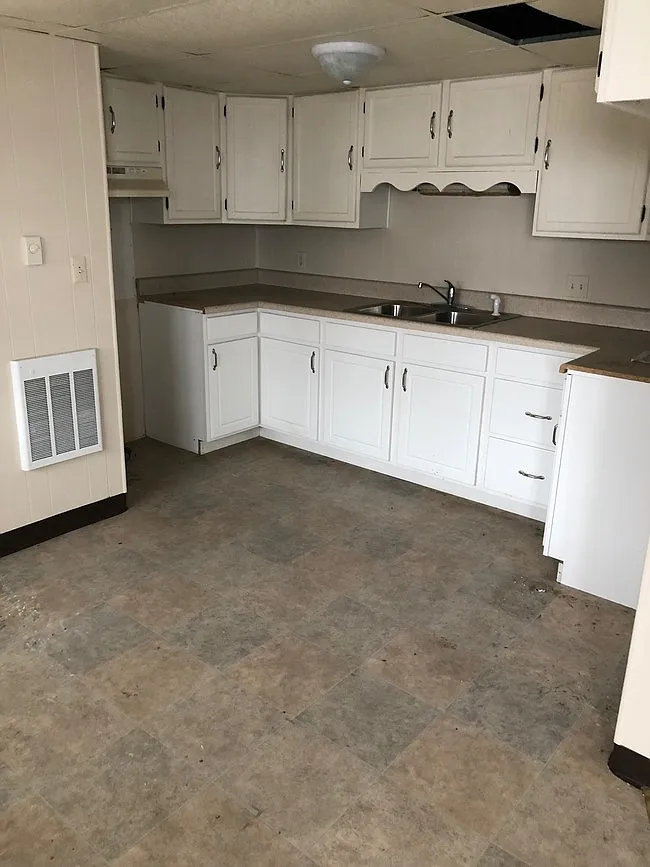 201 Foster St - 2 — Photo 2