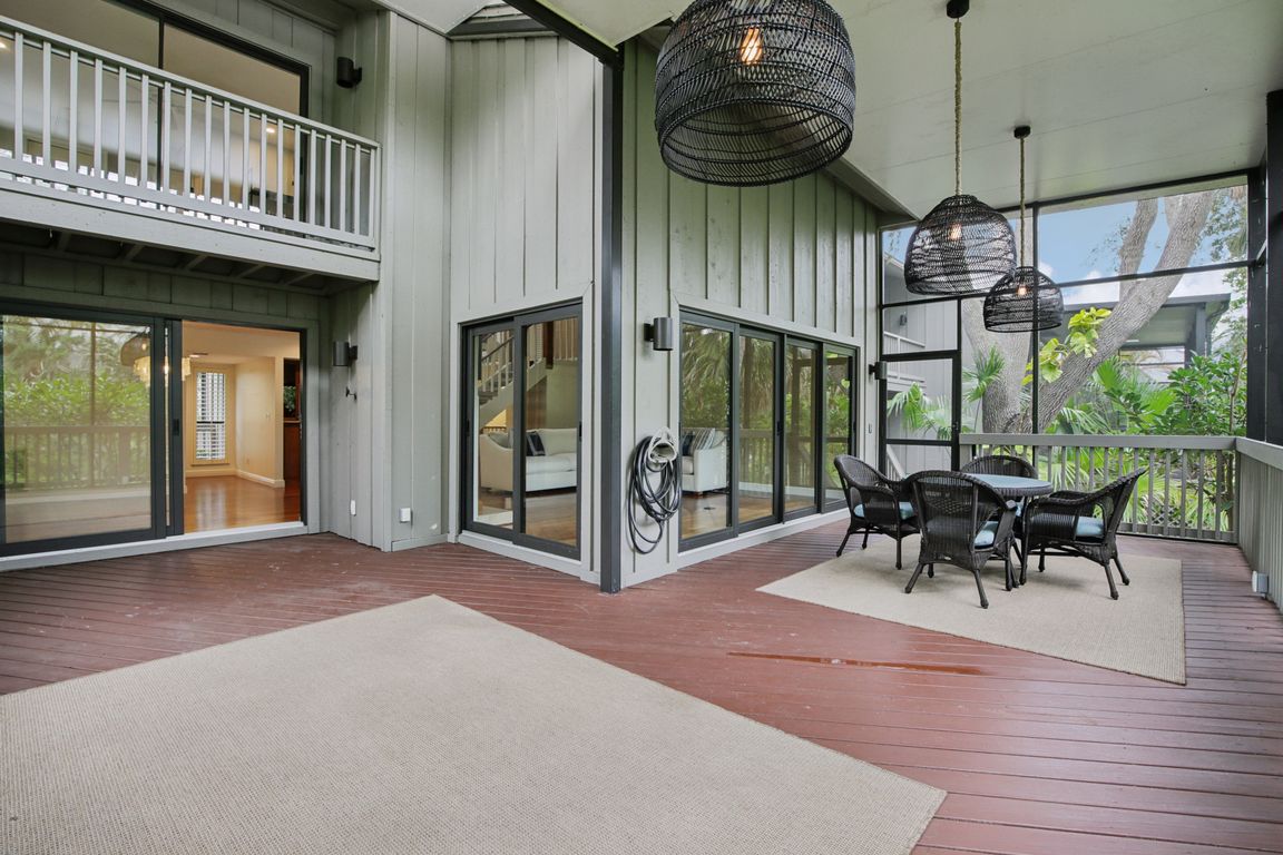Landings Pl-S0107-045.jpg