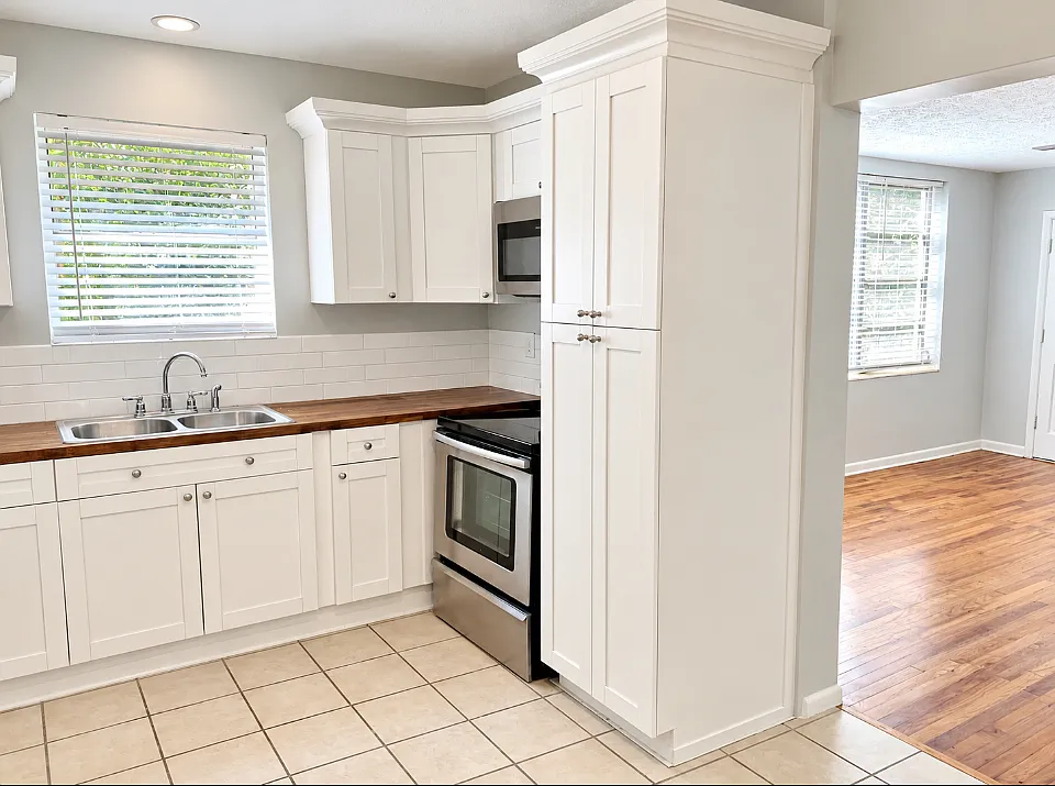 2 bed, 940 sqft, $1,975 — Photo 4