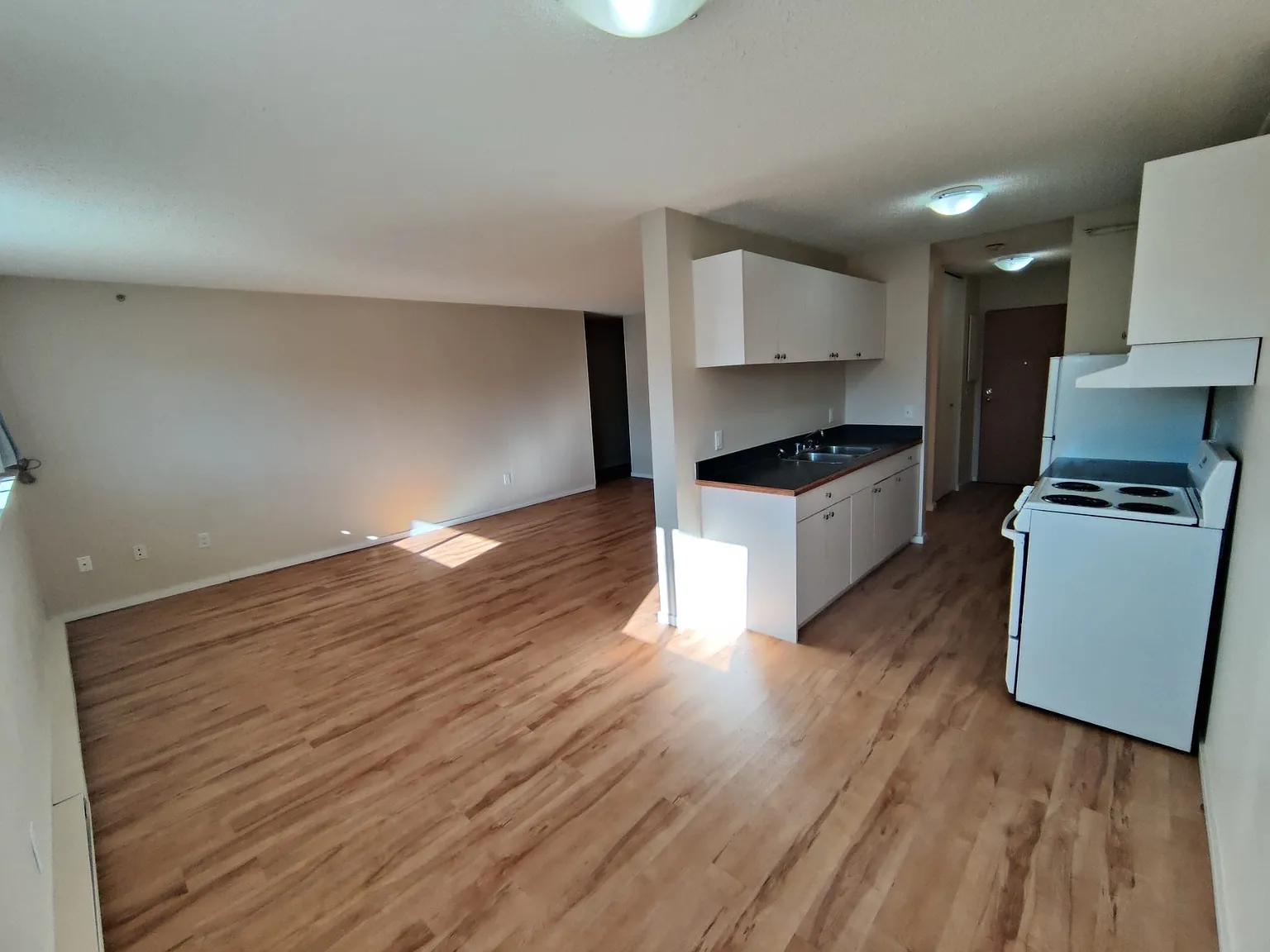 Highland Court — Photo 2