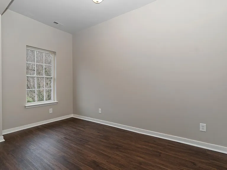2413 Lamb Ave #4 — Photo 18