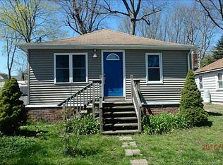 43 Curtis St, Warwick, RI 02889