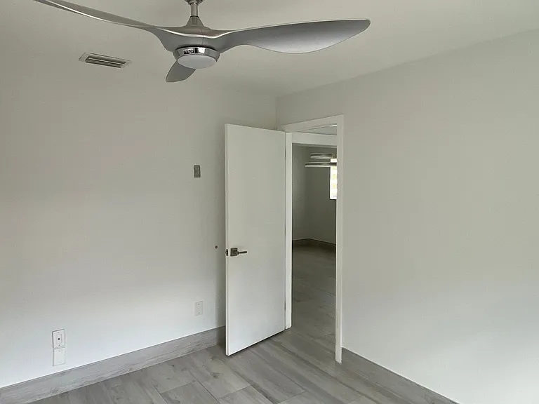 403 SW 89th Pl — Photo 9