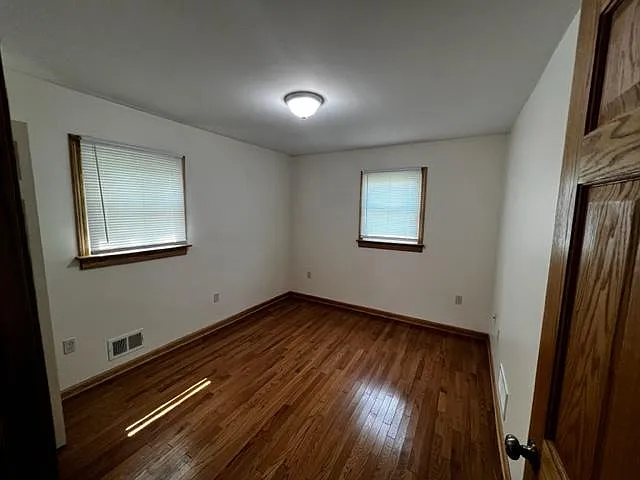14734 Chamberlain Rd — Photo 10